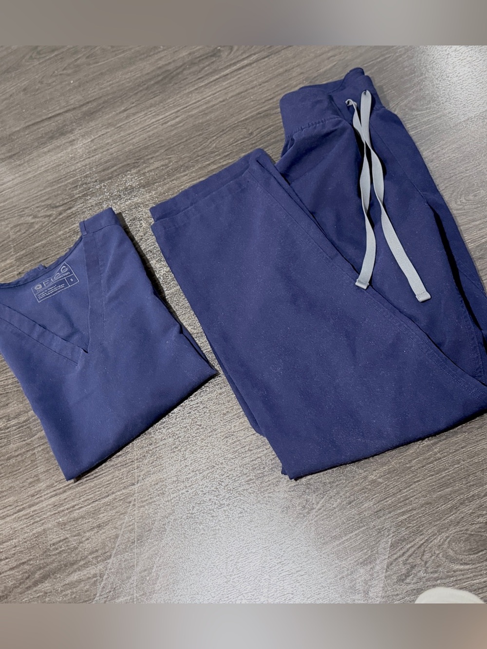 Fig Women’s Scrub Set - Top S, Pants XS